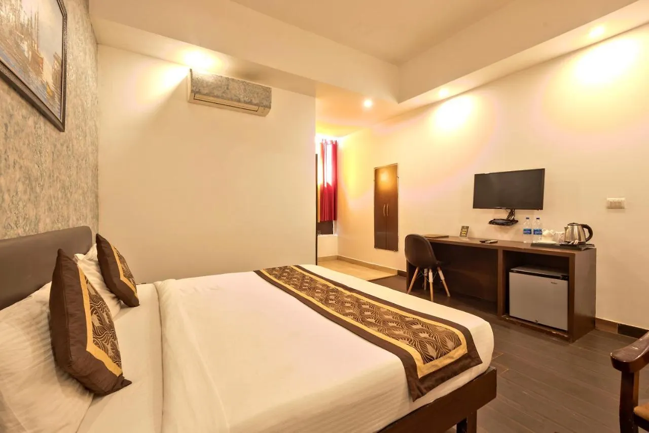 Luxury Tashree Hotel At Airport New Delhi