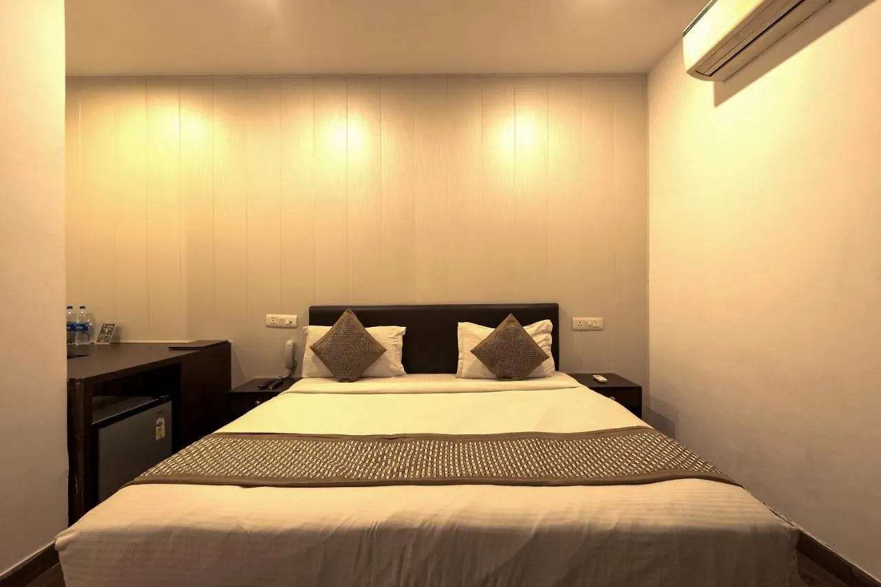 Luxury Tashree Hotel At Airport New Delhi