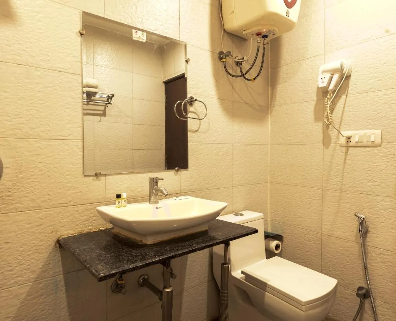 Luxury Tashree Hotel At Airport New Delhi