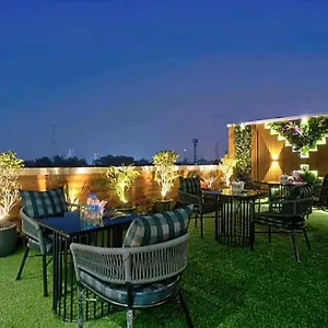 Hotel Hanuwant Place - 3 Minutes By Walk Aerocity Metro Station, New Delhi